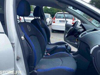 2012-peugeot-206-1463599-47889695