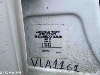 2012-peugeot-206-1463599-47889696