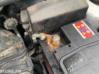 2012-peugeot-206-1463599-47889698