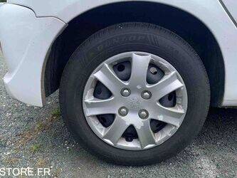 2012-peugeot-206-1463599-47889702
