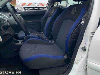 2012-peugeot-206-1463599-47889713