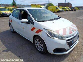2015-peugeot-208-1463608-47890076