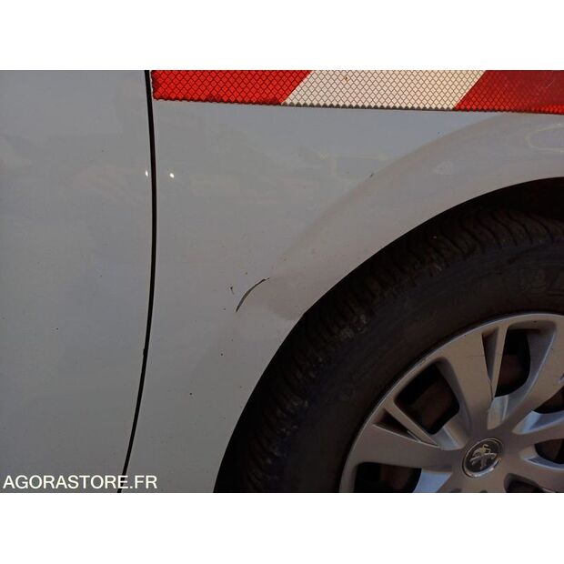 2015 Peugeot 208-47890077