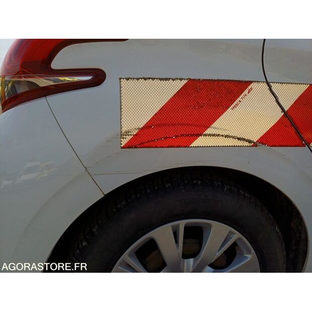 2015 Peugeot 208-47890079
