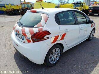 2015-peugeot-208-1463608-47890080