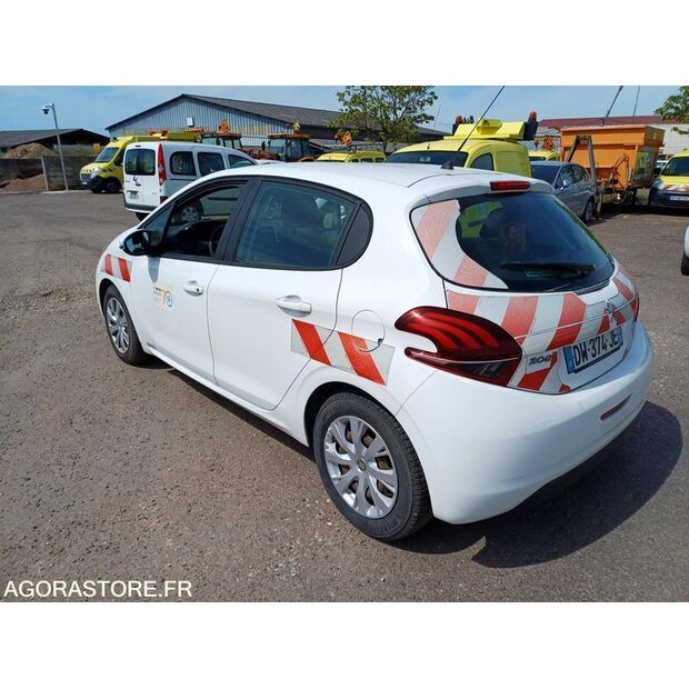 2015 Peugeot 208-47890081