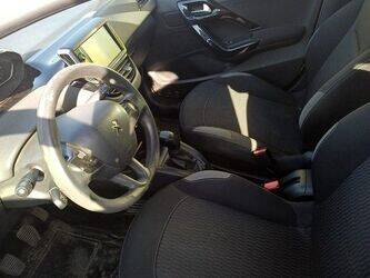 2015-peugeot-208-1463608-47890083