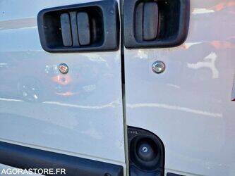 2009-renault-master-1463610-47890146