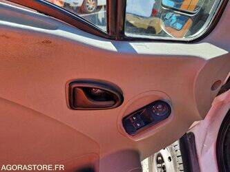 2009-renault-master-1463610-47890185
