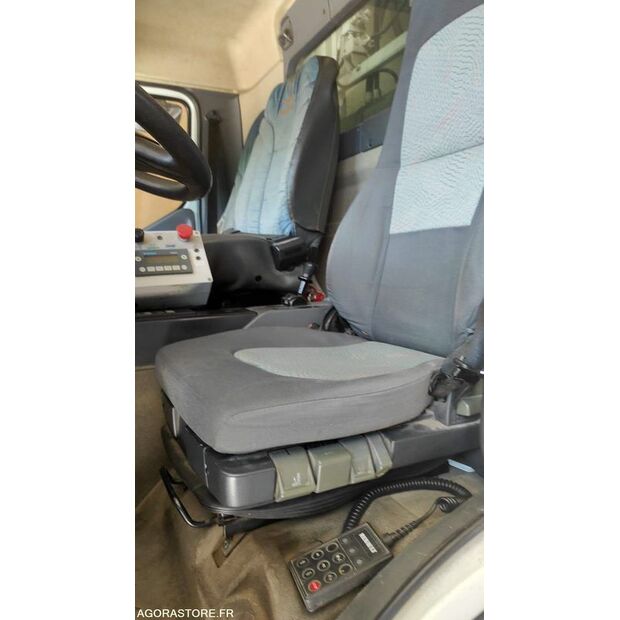 2006 Renault PREMIUM-47890235