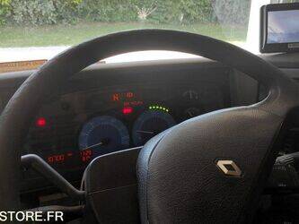 2006-renault-premium-1463611-47890236