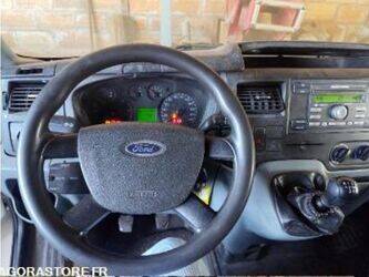 2010-ford-transit-1463614-47890302