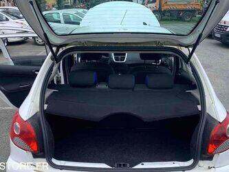 2012-peugeot-206-1463615-47890346