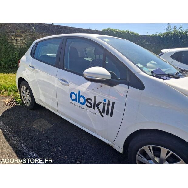 2019 Peugeot 208-47890466