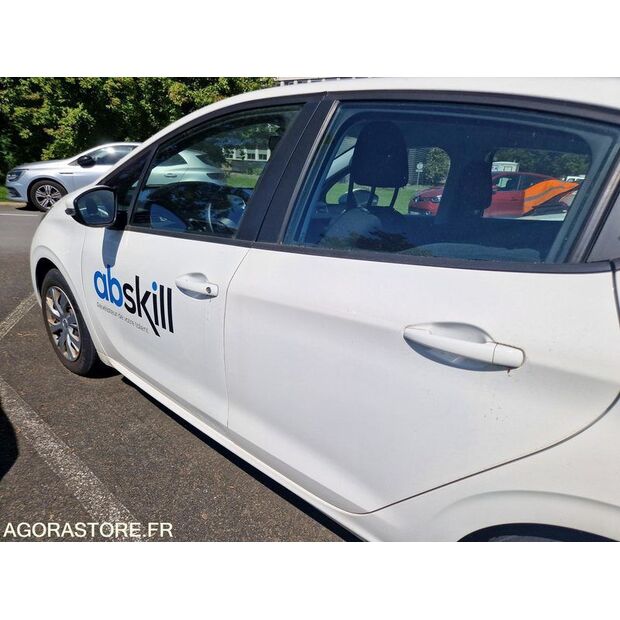 2019 Peugeot 208-47890471