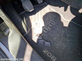 2019-peugeot-208-1463618-47890473