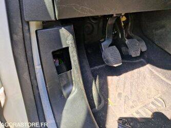2019-peugeot-208-1463618-47890475