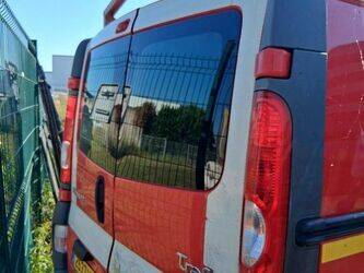 2007-renault-trafic-1463619-47890487