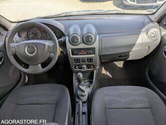 2009-dacia-sandero-1463620-47890506