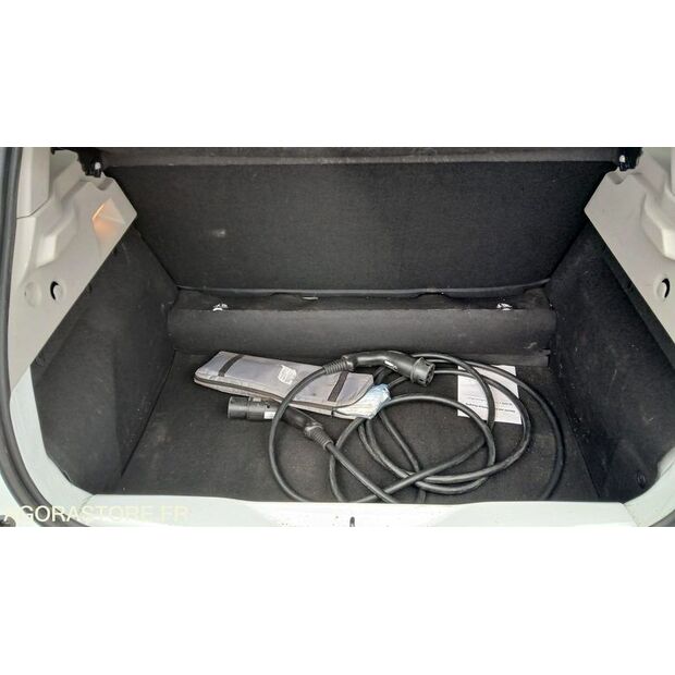 2020 Renault ZOE-47890540