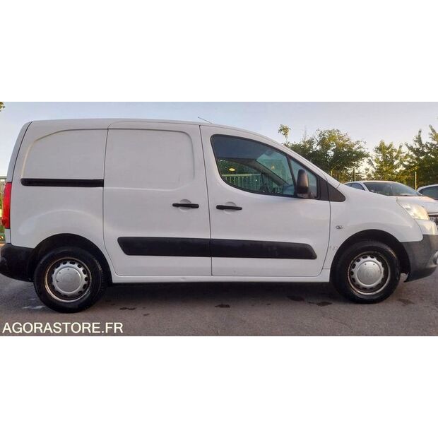 2011 Peugeot PARTNER-47890615