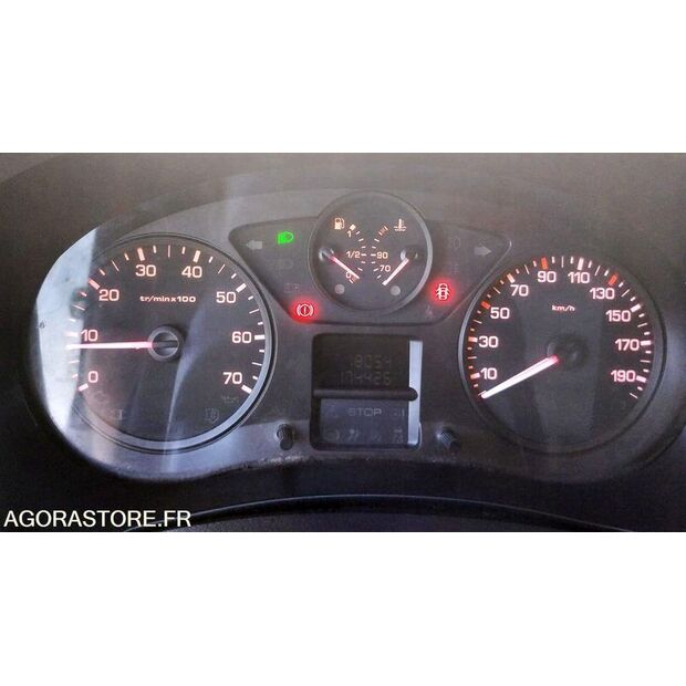 2011 Peugeot PARTNER-47890627