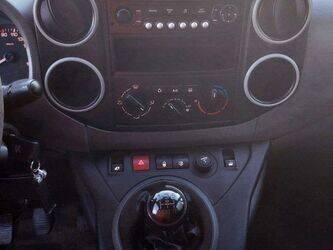 2011-peugeot-partner-1463625-47890628