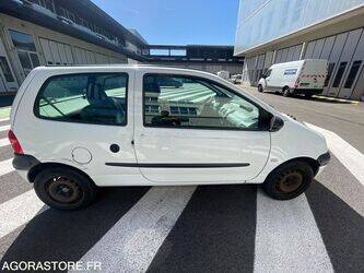 2006-renault-twingo-1463628-47890685