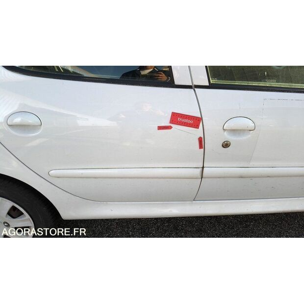 2013 Peugeot 206-47890864