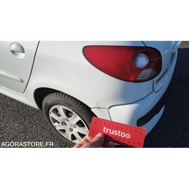 2013 Peugeot 206-47890873