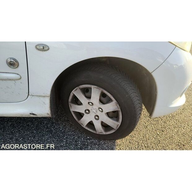2013 Peugeot 206-47890875