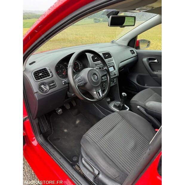 2011 Volkswagen POLO-47891252