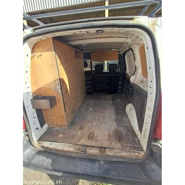 2011 Citroen BERLINGO-47891302