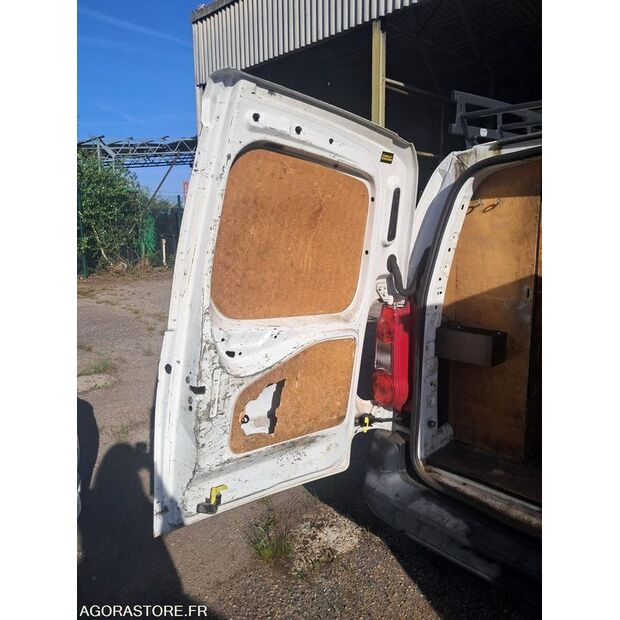 2011 Citroen BERLINGO-47891303