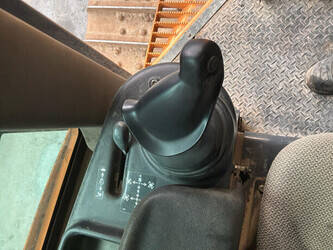 2014-case-2050m-xlt-47894711