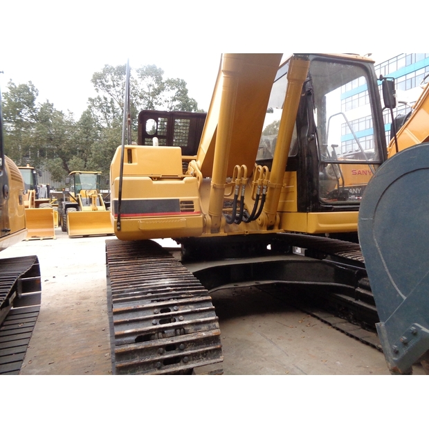 2025 كاتربيلر 320BL-47909616