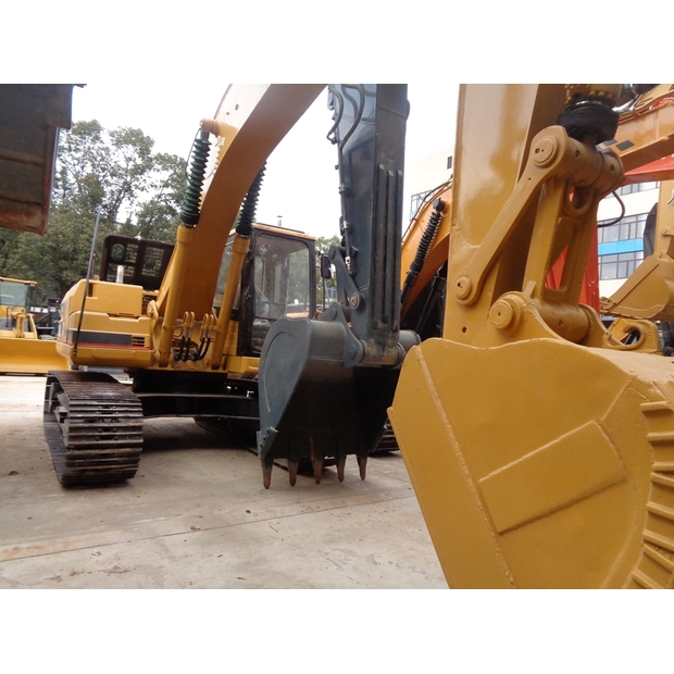 2025 كاتربيلر 320BL-47909617
