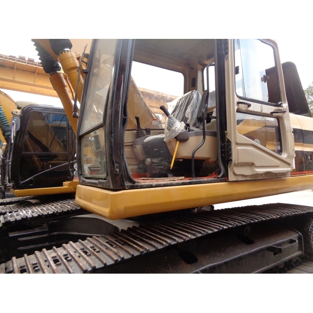 2025 كاتربيلر 320BL-47909618