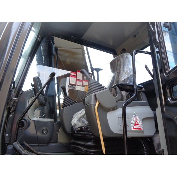 2025 Caterpillar 320D-47909892