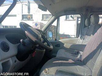 2006-renault-mascott-1464109-47911644