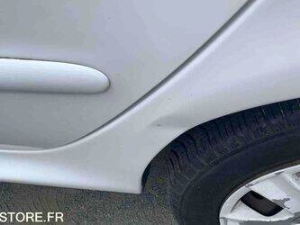 2012-peugeot-206-1464117-47911768