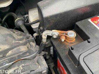 2012-peugeot-206-1464117-47911770