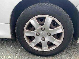 2012-peugeot-206-1464117-47911794
