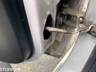 2012-peugeot-206-1464125-47912157