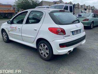 2012-peugeot-206-1464125-47912175