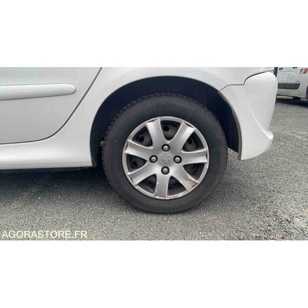 2012 Peugeot 206-47912183