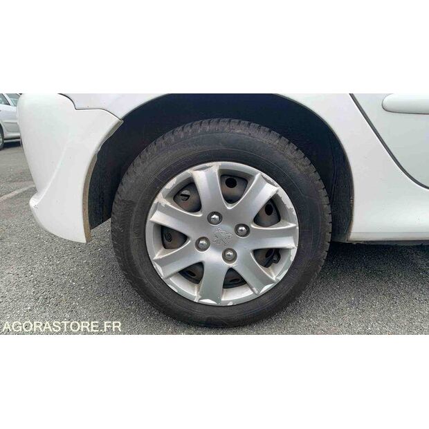 2012 Peugeot 206-47912187