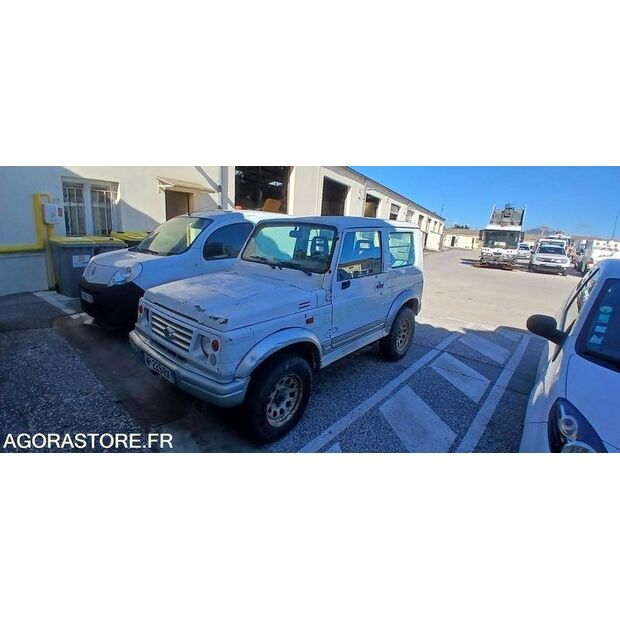 2003 Suzuki Samurai-47912243