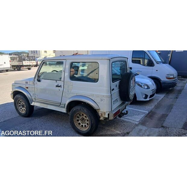 2003 Suzuki Samurai-47912244
