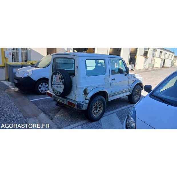 2003 Suzuki Samurai-47912245